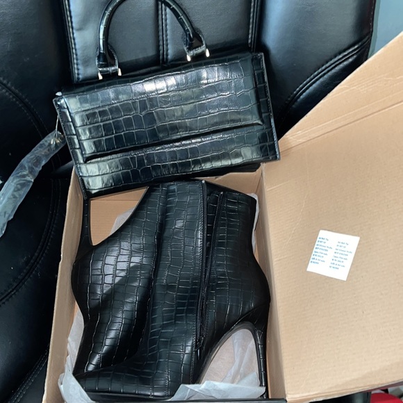 Fashion Nova Booties & CrossBody 🖤 - Picture 6 of 6